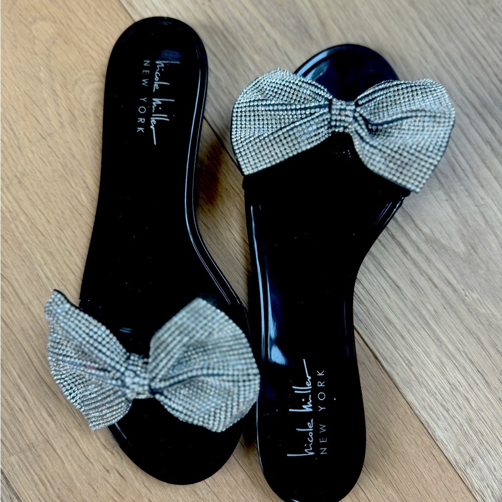 Nicole Miller slides/flats with rhinestone bow. Size 6. - Picture 1 of 2